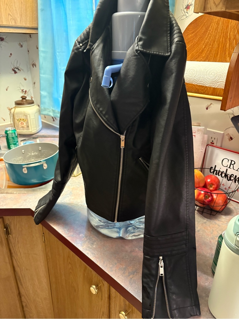 Leather jacket - Picture 3 of 4